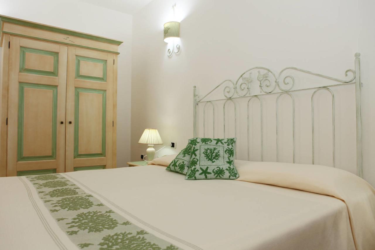 Guest House Villabianca La Maddalena  Exterior foto